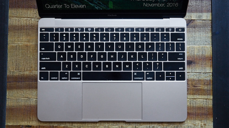 Le clavier du MacBook peut sembler un peu étroit par rapport à celui de l’Air.